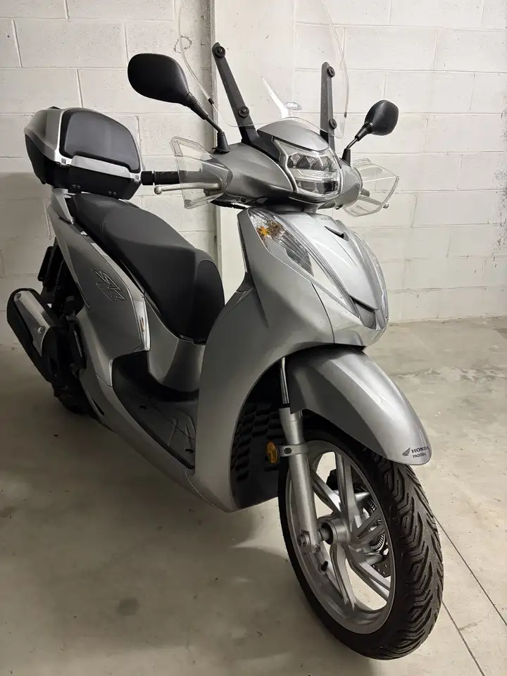 Honda SH 300