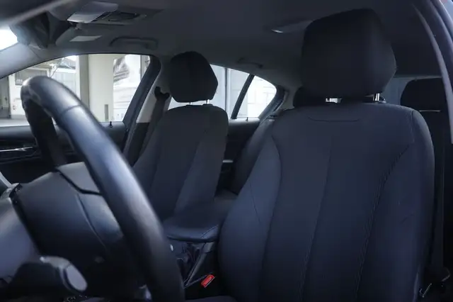BMW 1 Series view 16