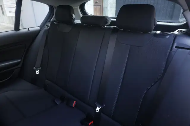 BMW 1 Series view 3