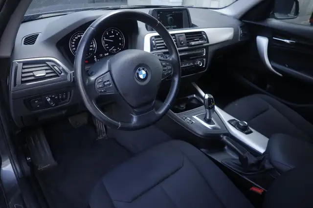 BMW 1 Series view 14