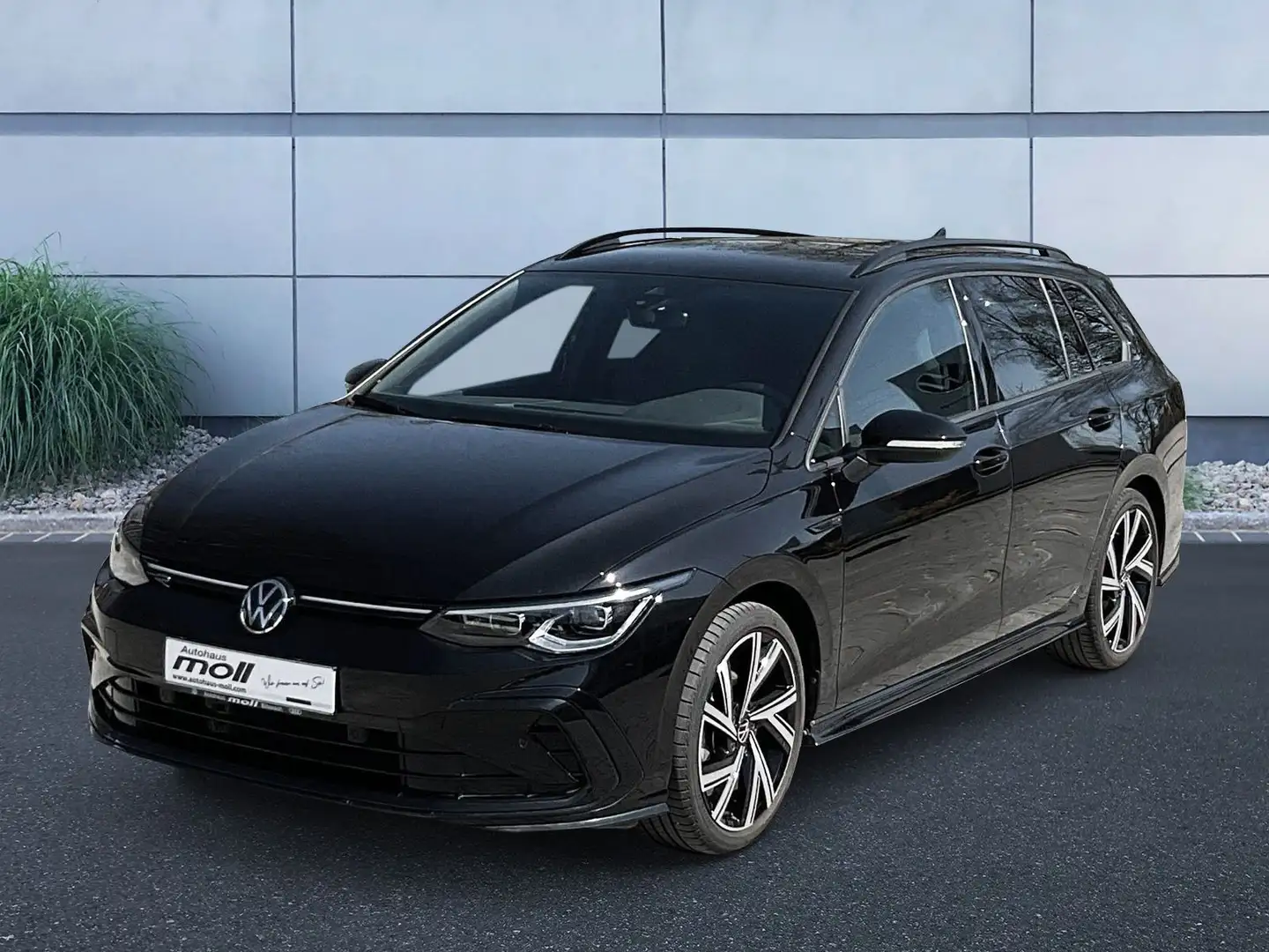 Volkswagen Golf Variant R-Line 1.5 eTSI Rear View, Black St Schwarz - 1