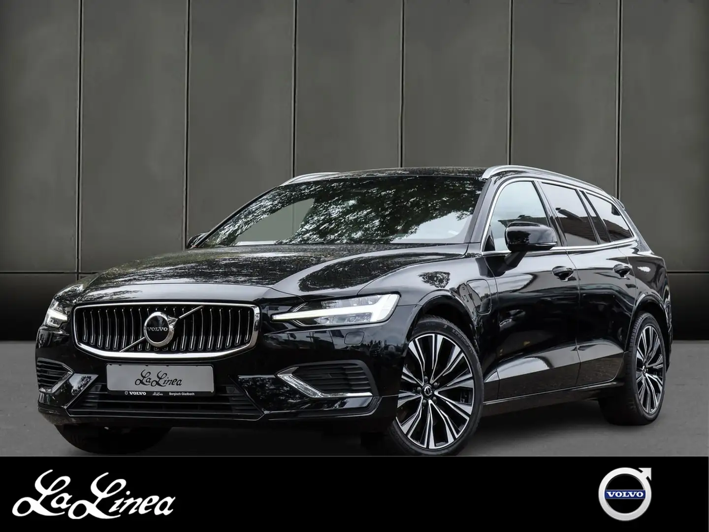 Volvo V60 Kombi T6 Plus Bright Recharge Plug-In Hybrid AWD Zwart - 1