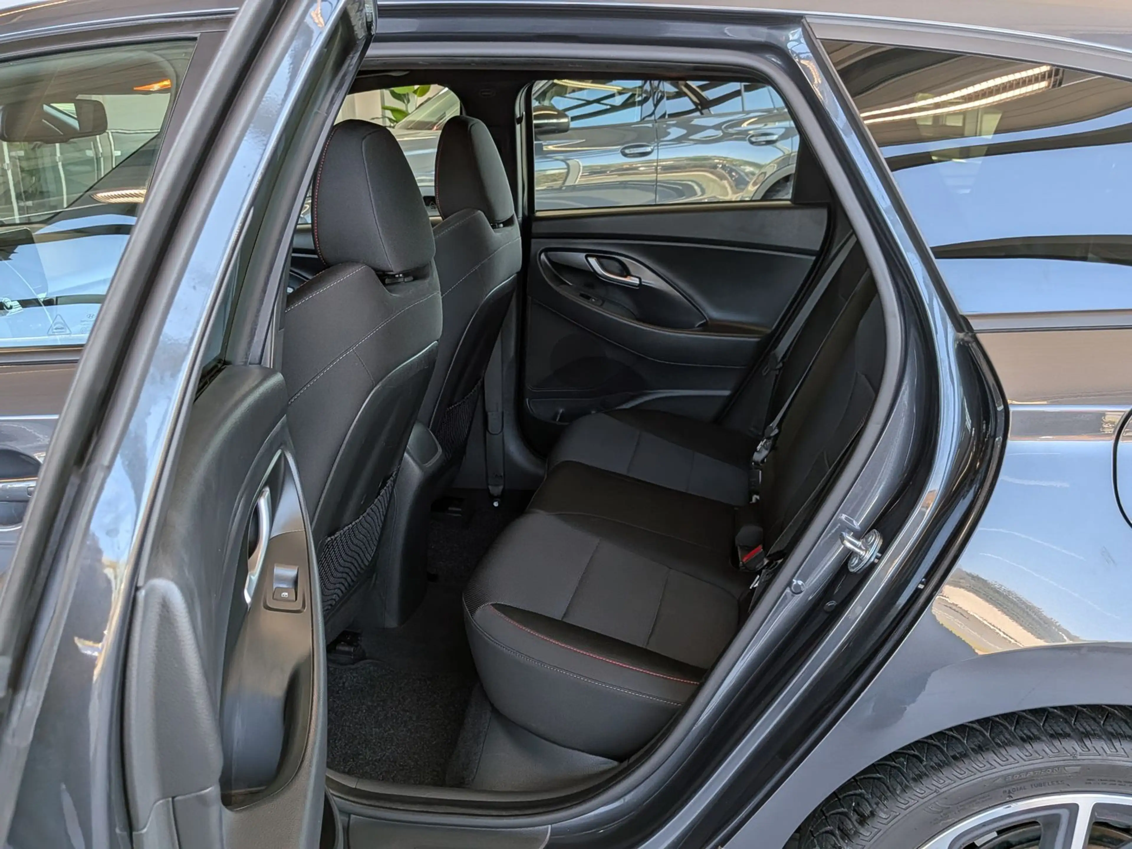 Hyundai i30 1.5 N-Line LED Kamera Pano Keyless SHz 18" — photo 15