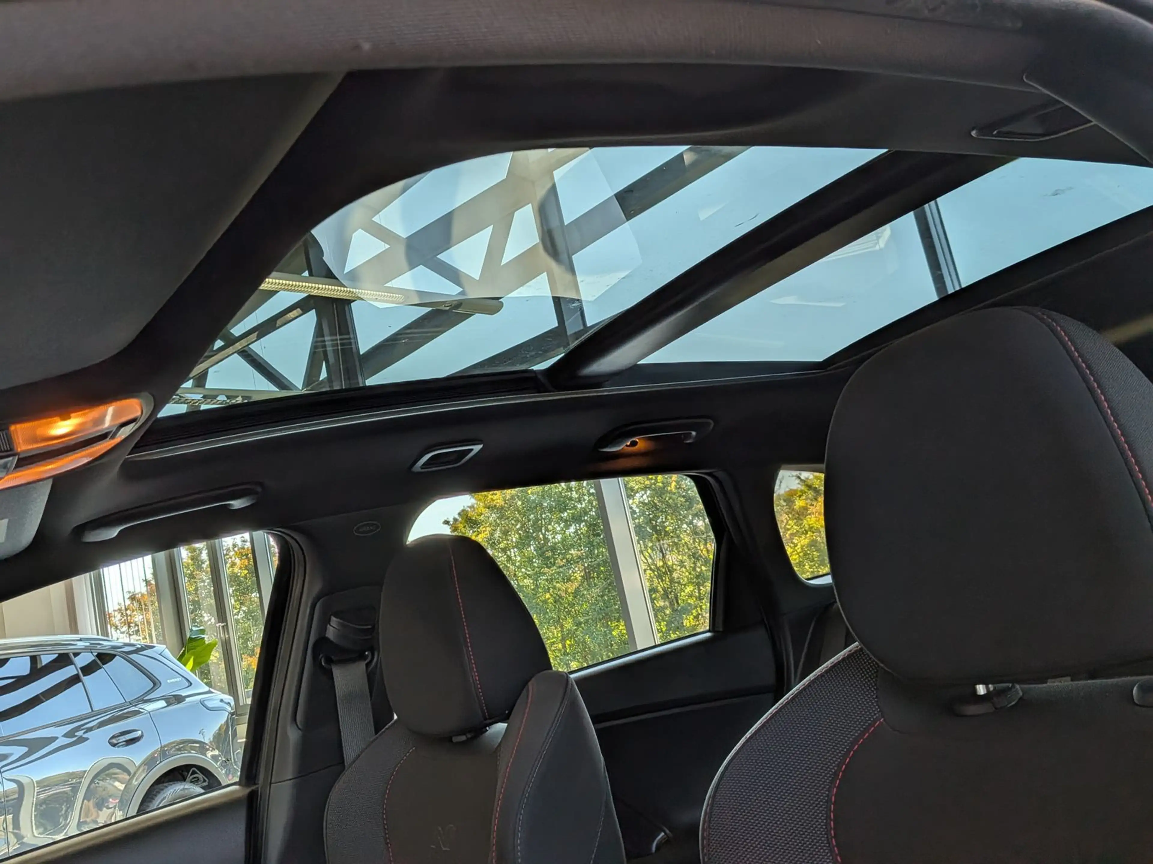 Hyundai i30 1.5 N-Line LED Kamera Pano Keyless SHz 18" — photo 14