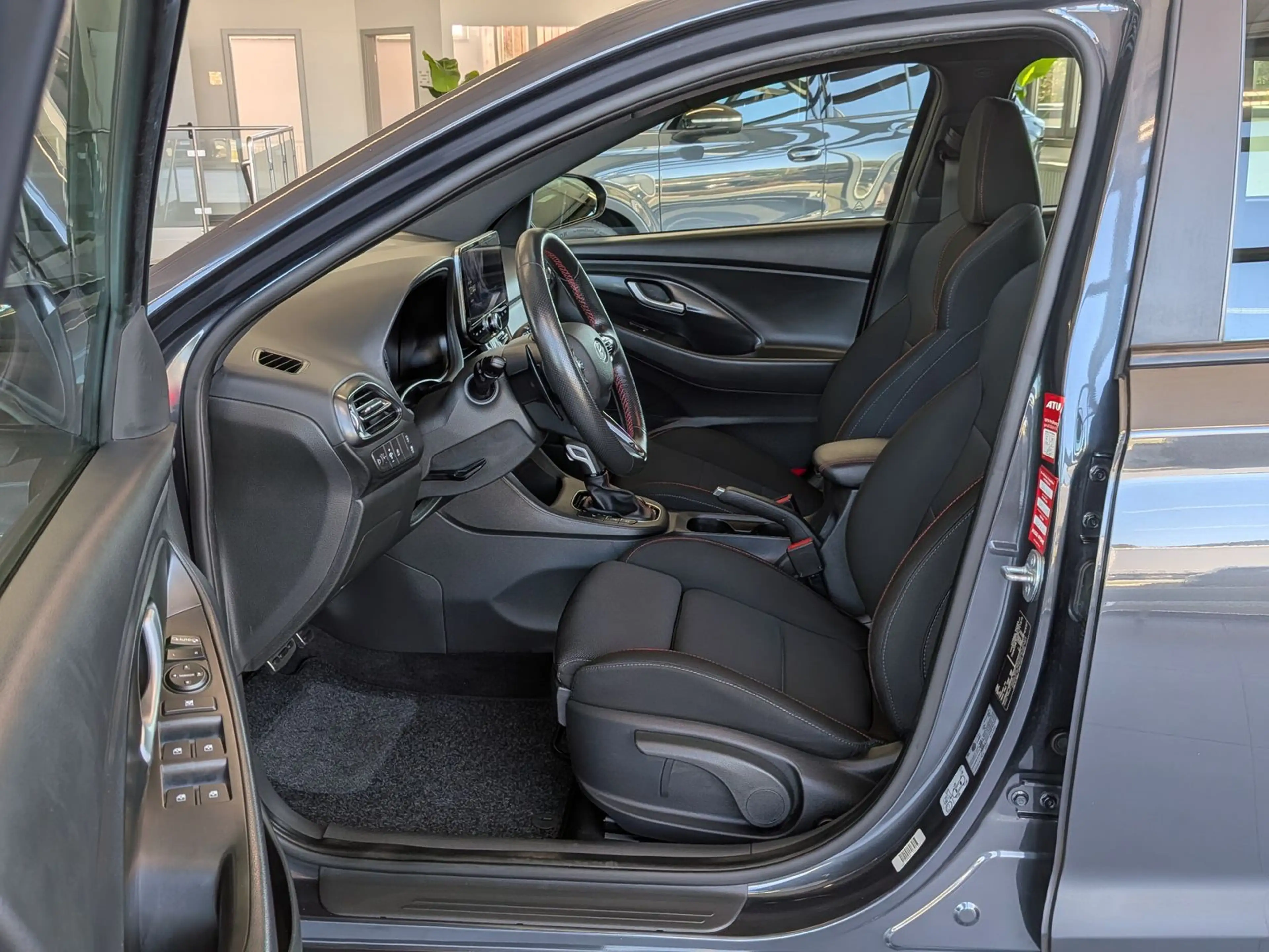 Hyundai i30 1.5 N-Line LED Kamera Pano Keyless SHz 18" — photo 13