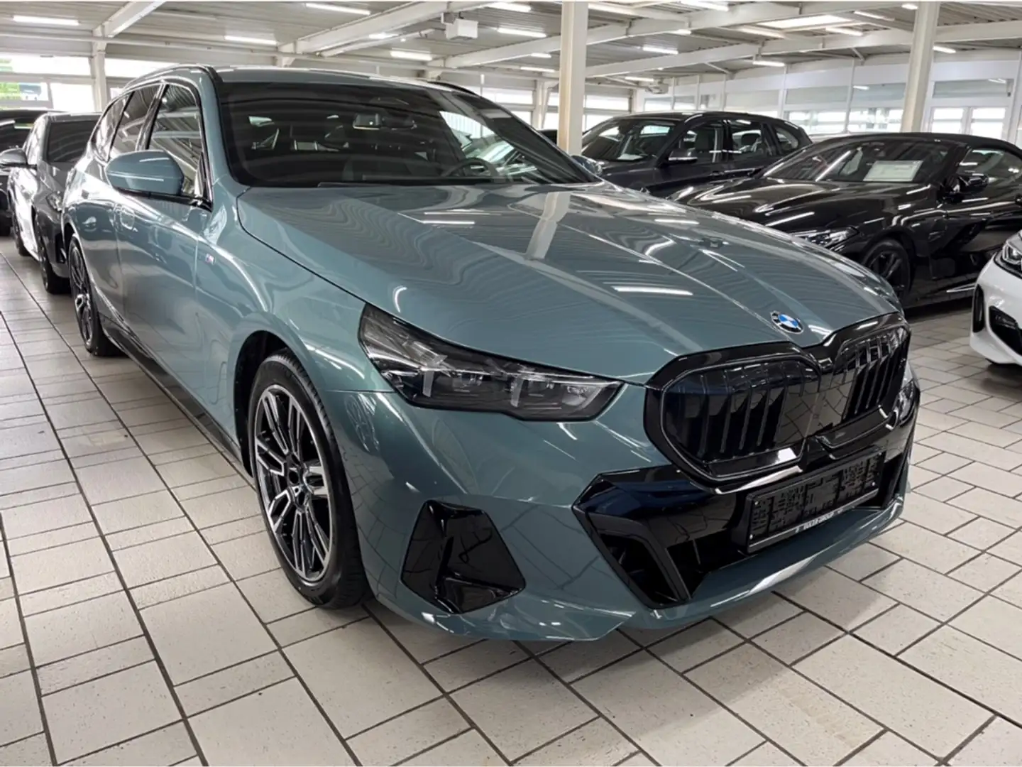 BMW 520 d xDrive Tour. M SportPRO IconicGlow H/K Travel+Co Yeşil - 2