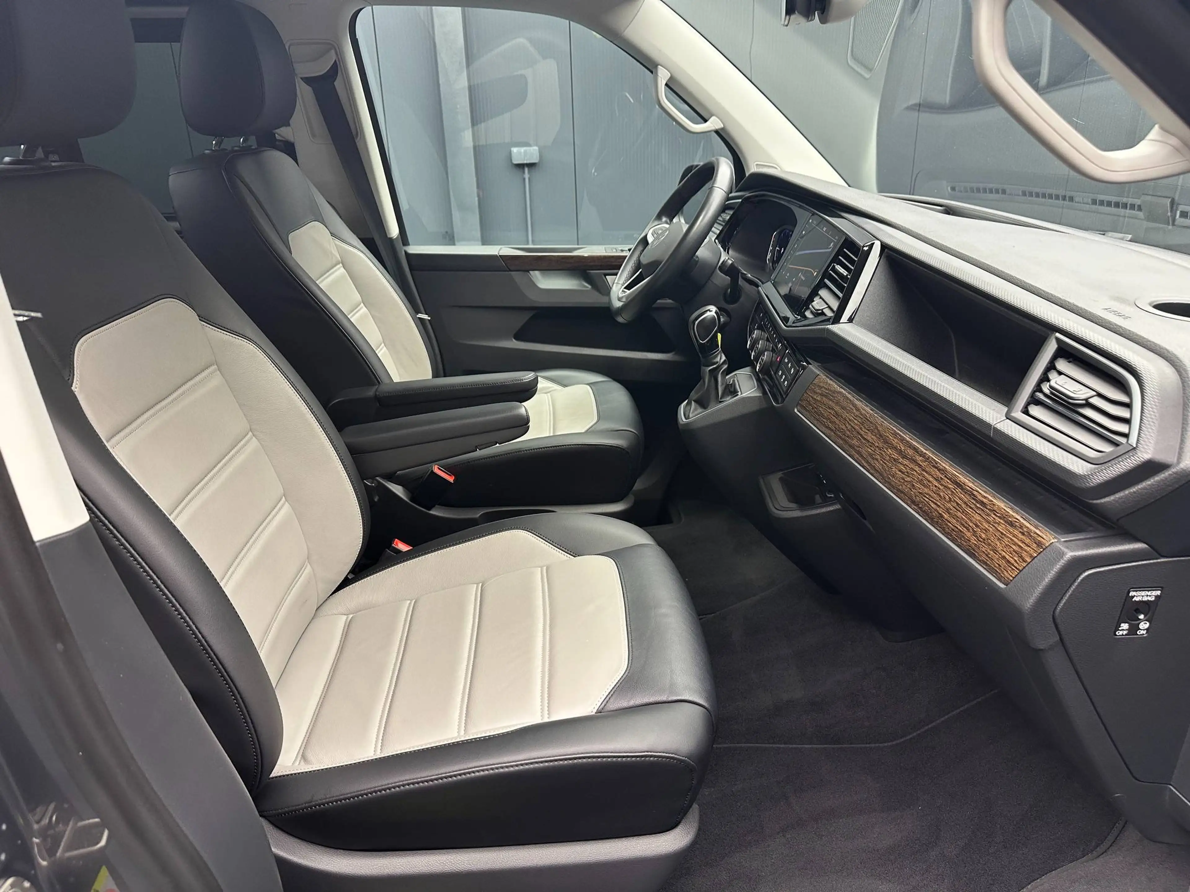 Volkswagen T6.1 Multivan Highline *ROLLSTUHLRAMPE*el.TÜRE*1.HAND*LEDER* — photo 13
