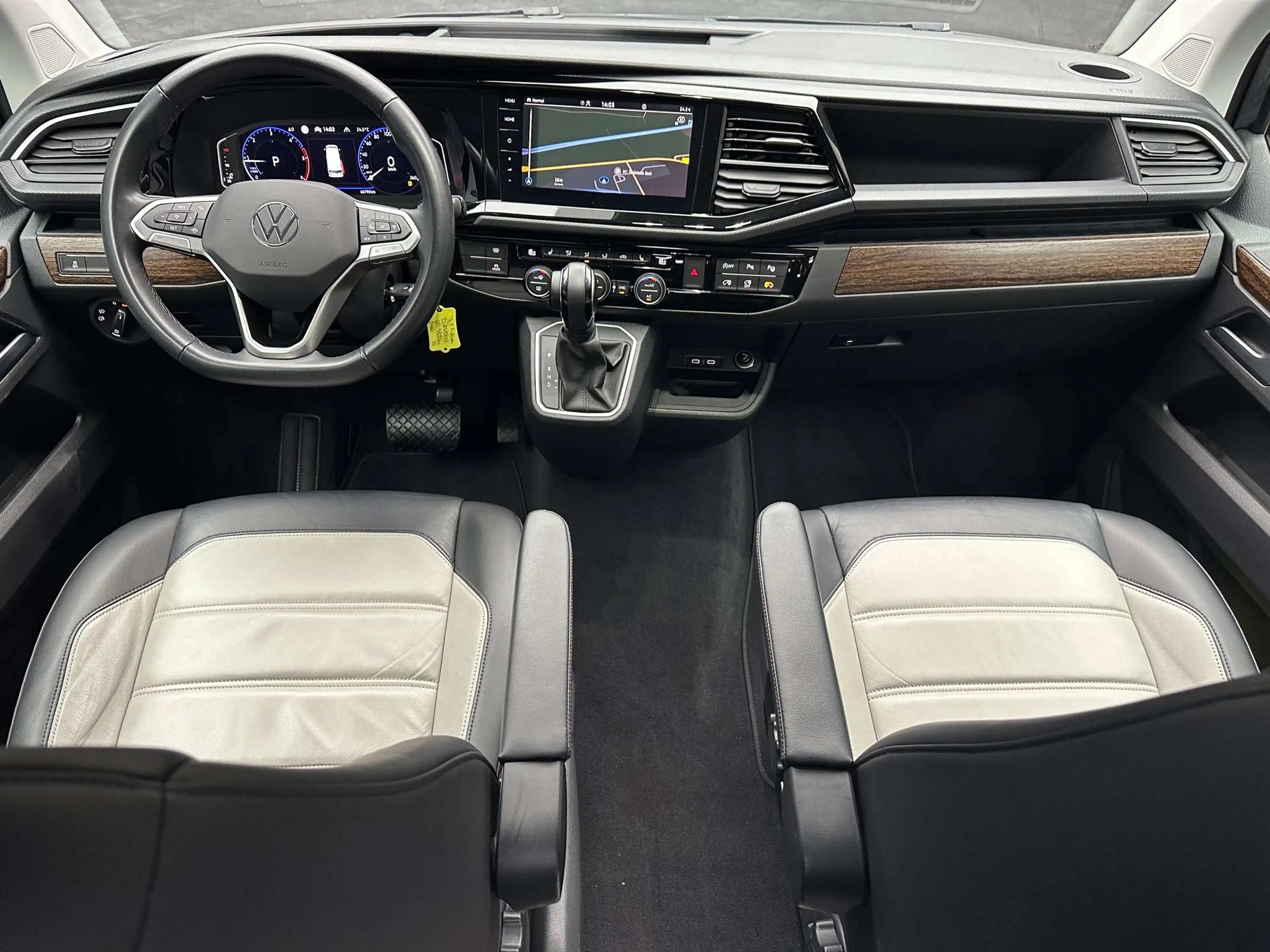 Volkswagen T6.1 Multivan Highline *ROLLSTUHLRAMPE*el.TÜRE*1.HAND*LEDER* — photo 15
