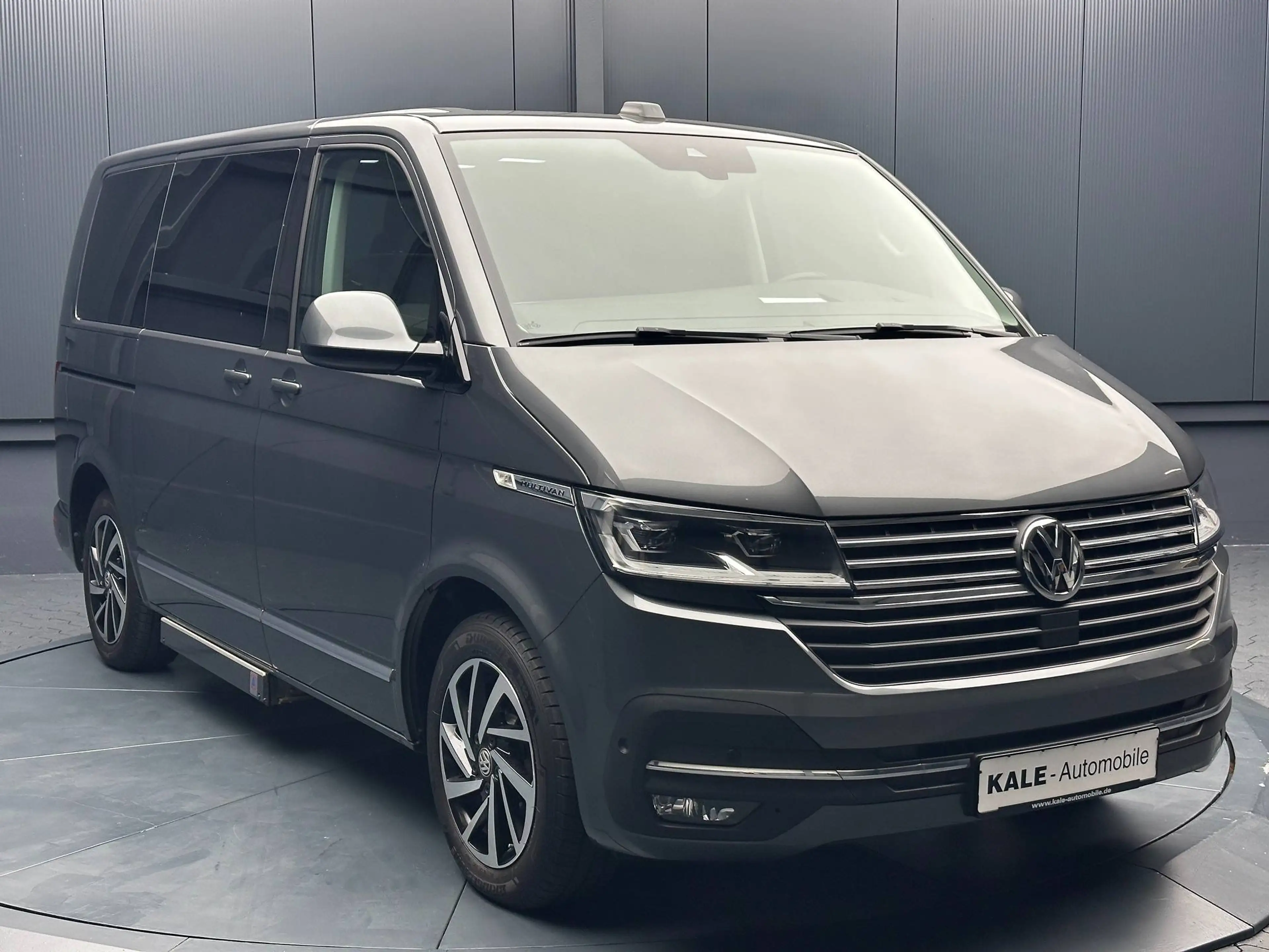 Volkswagen T6.1 Multivan Highline *ROLLSTUHLRAMPE*el.TÜRE*1.HAND*LEDER* — photo 8