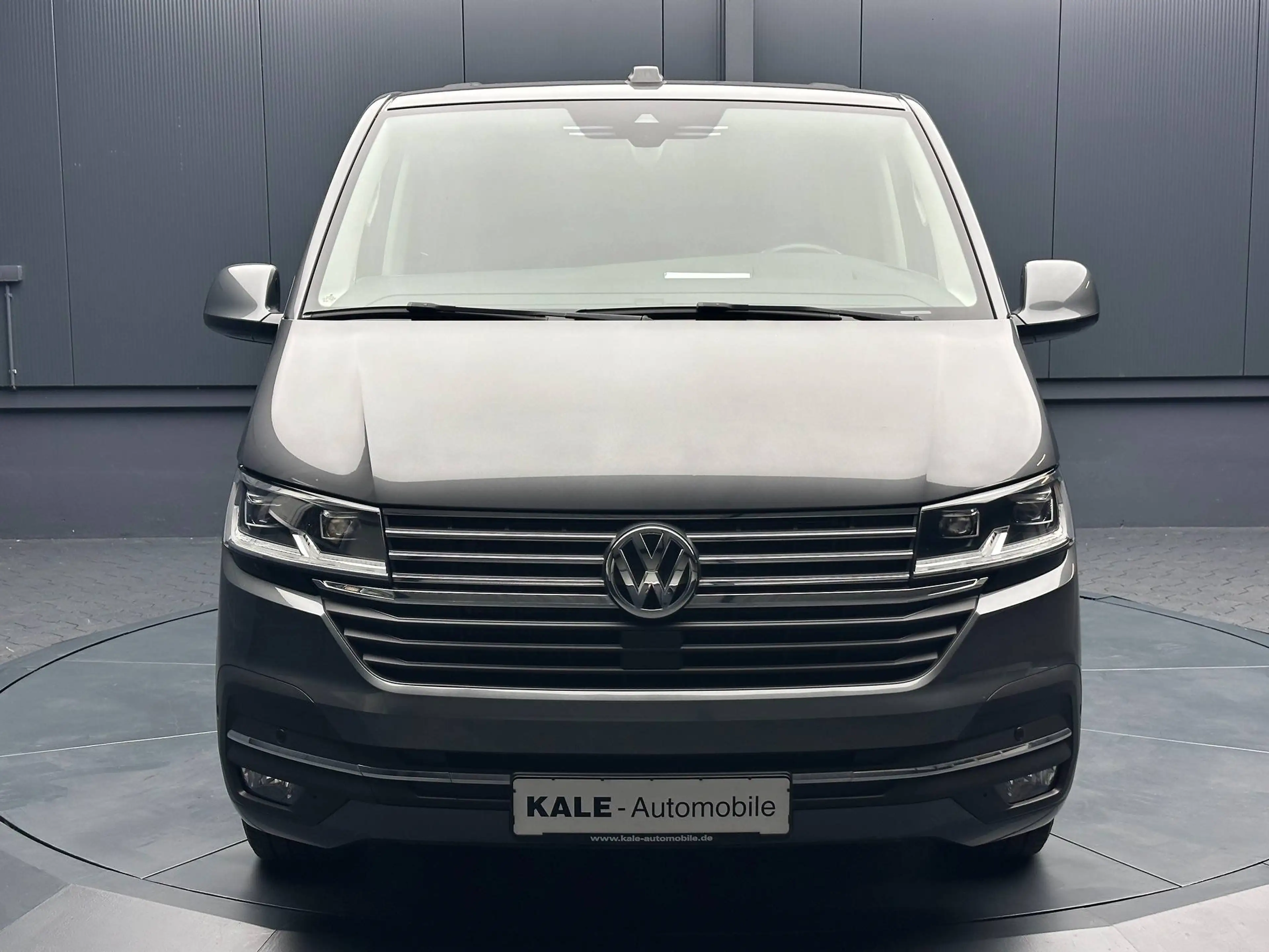 Volkswagen T6.1 Multivan Highline *ROLLSTUHLRAMPE*el.TÜRE*1.HAND*LEDER* — photo 9