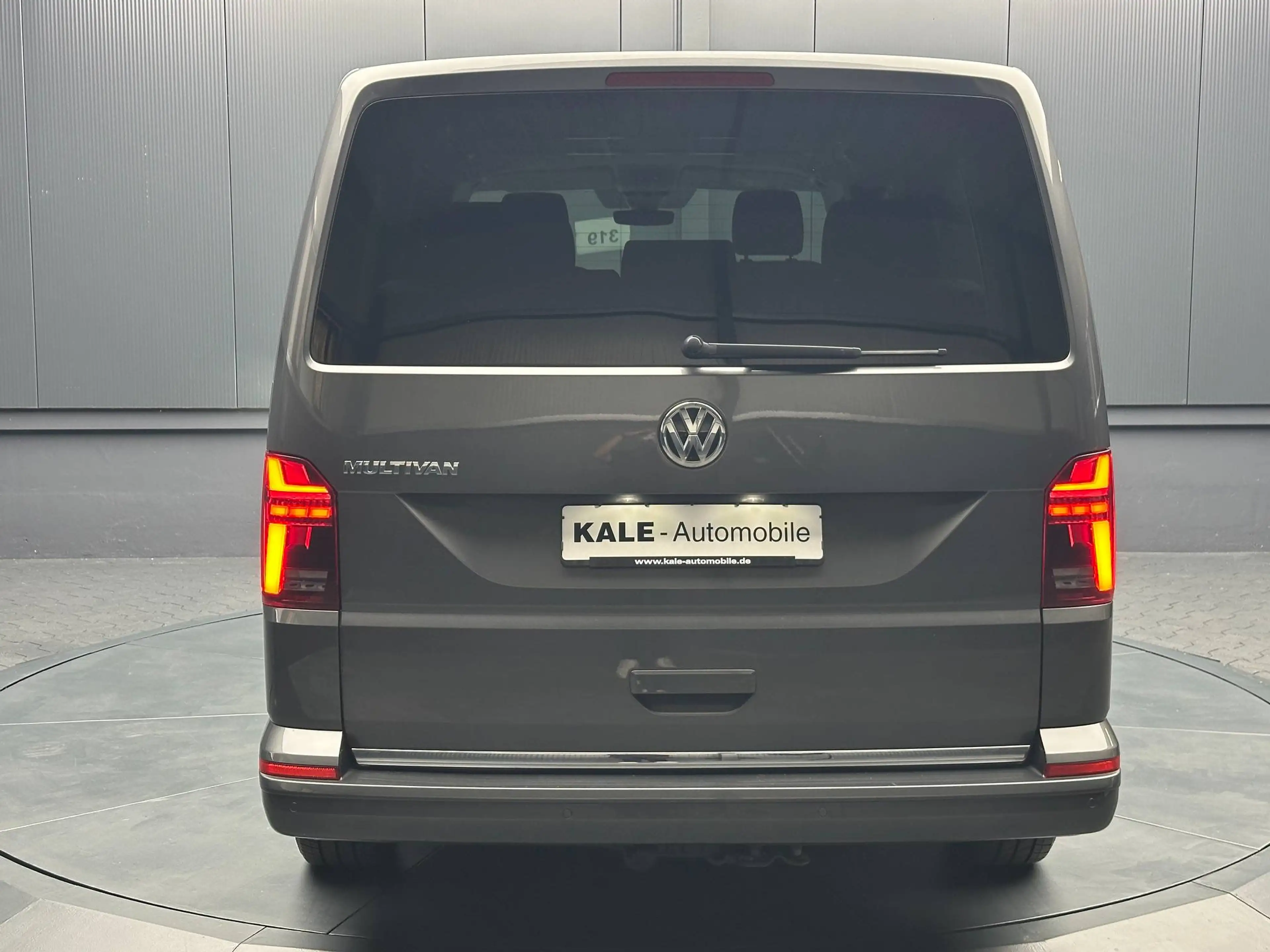 Volkswagen T6.1 Multivan Highline *ROLLSTUHLRAMPE*el.TÜRE*1.HAND*LEDER* — photo 5