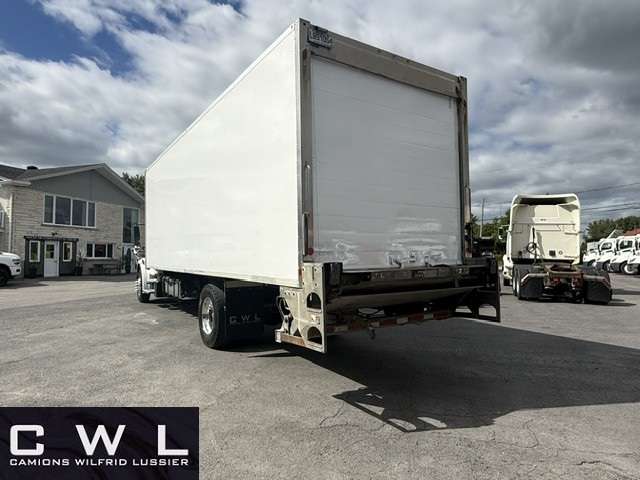 2019 Freightliner M2 106
