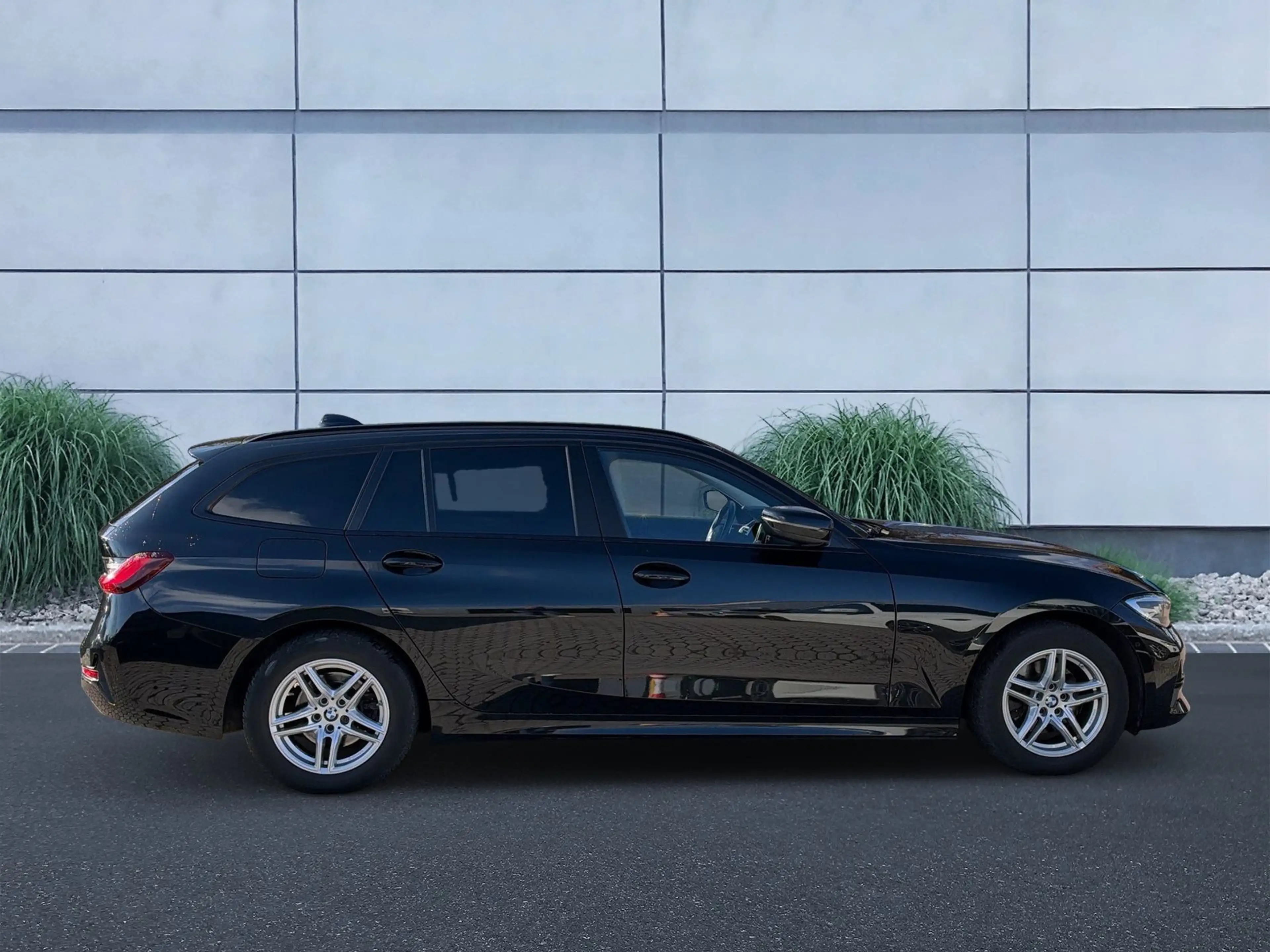 BMW 320 d Touring Advantage DAB WLAN Komfortzg. AHK — photo 2