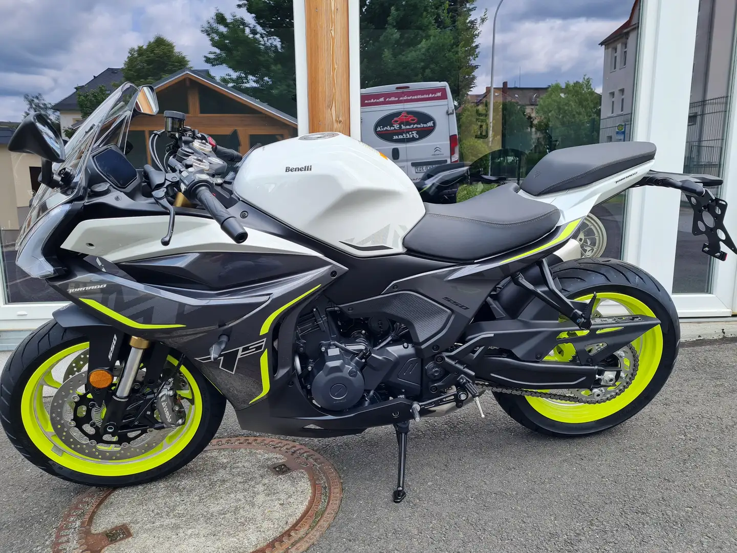 Benelli Tornado 550 Bílá - 2