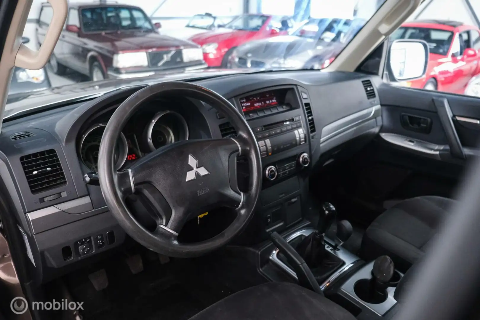 Mitsubishi Pajero 3.2 DI-D Instyle | Grijskenteken | top onderhouden Grijs - 2