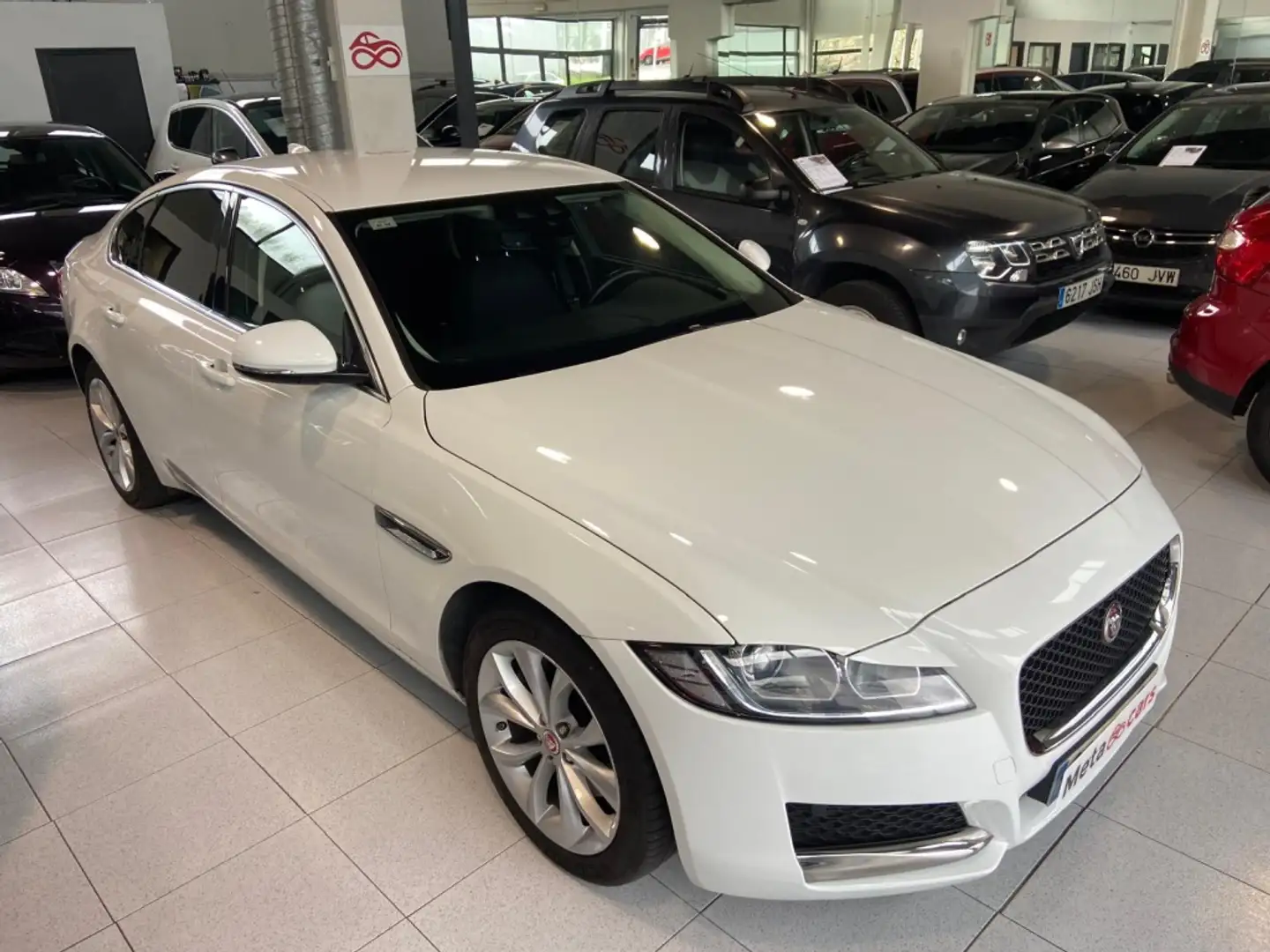 Jaguar XF 2.0i4D Pure Aut. 180 Blanco - 2