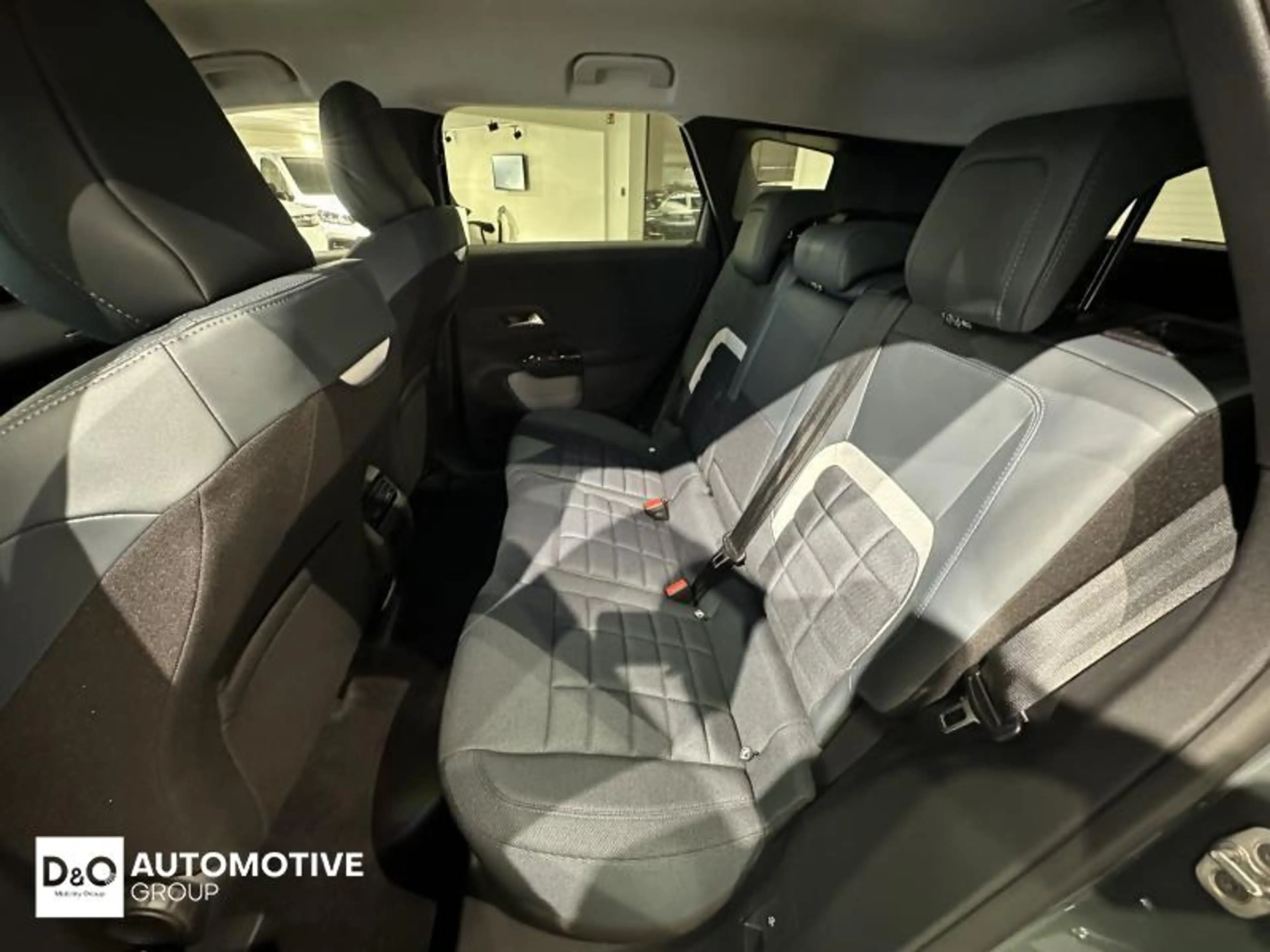 Citroen C5 Aircross plus hybrid automatic — photo 12