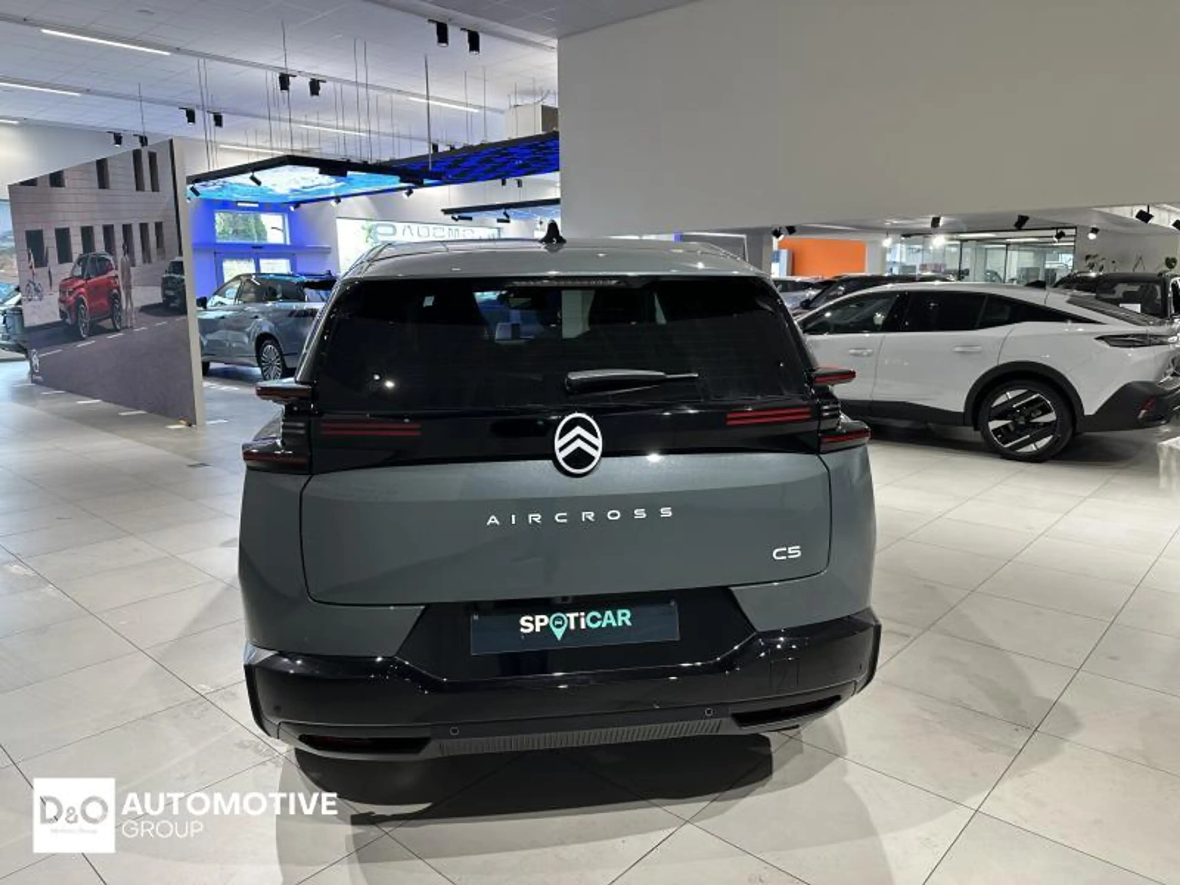 Citroen C5 Aircross plus hybrid automatic — photo 7
