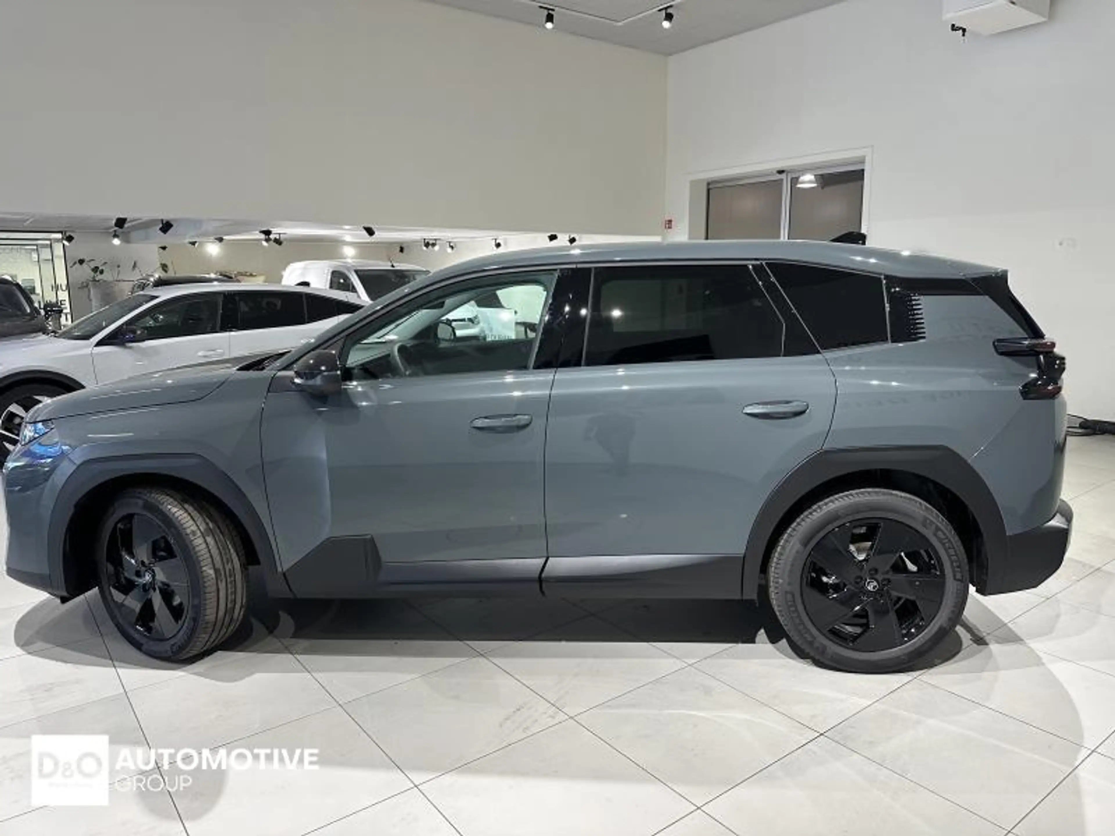 Citroen C5 Aircross plus hybrid automatic — photo 9