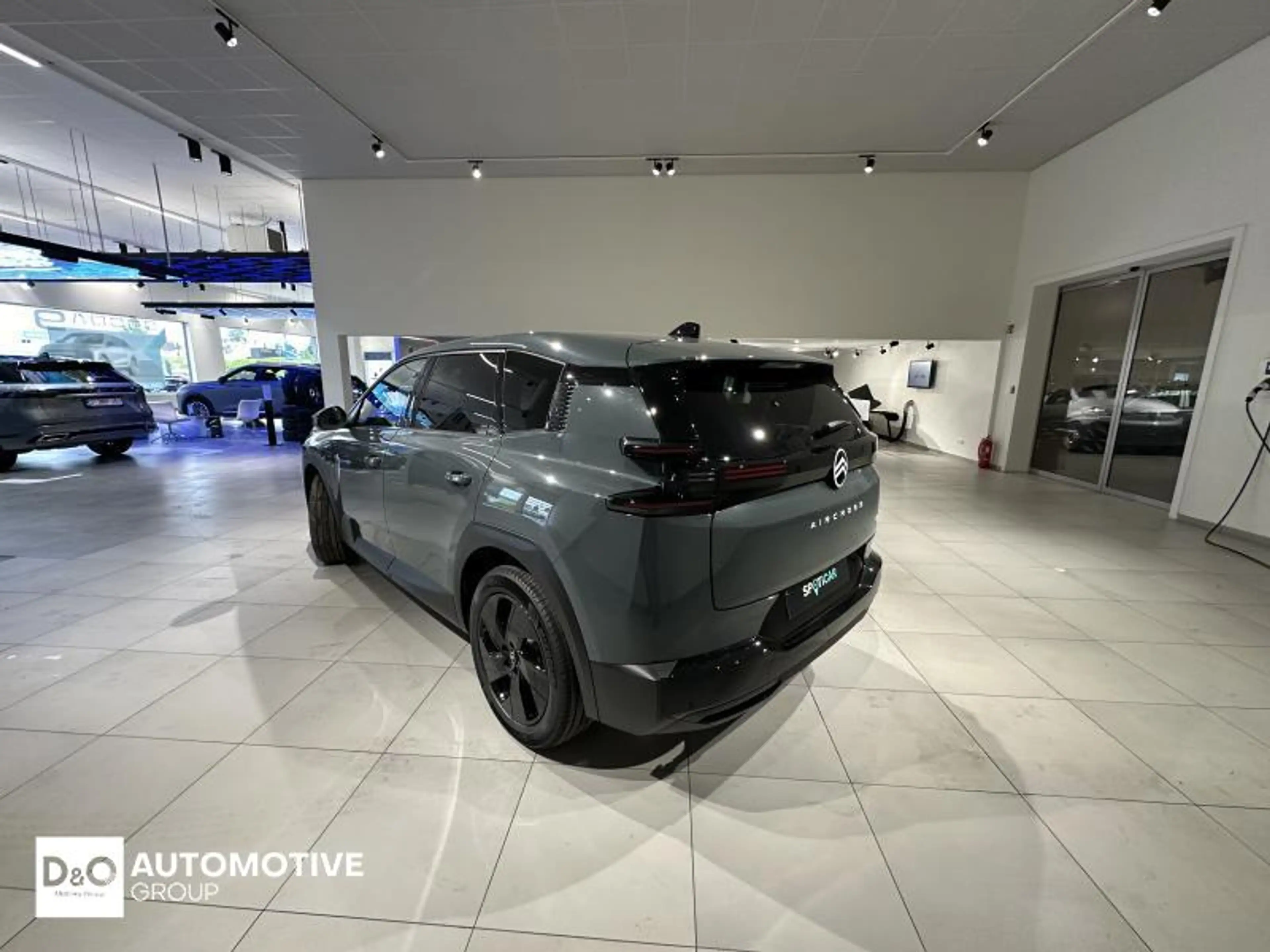 Citroen C5 Aircross plus hybrid automatic — photo 8