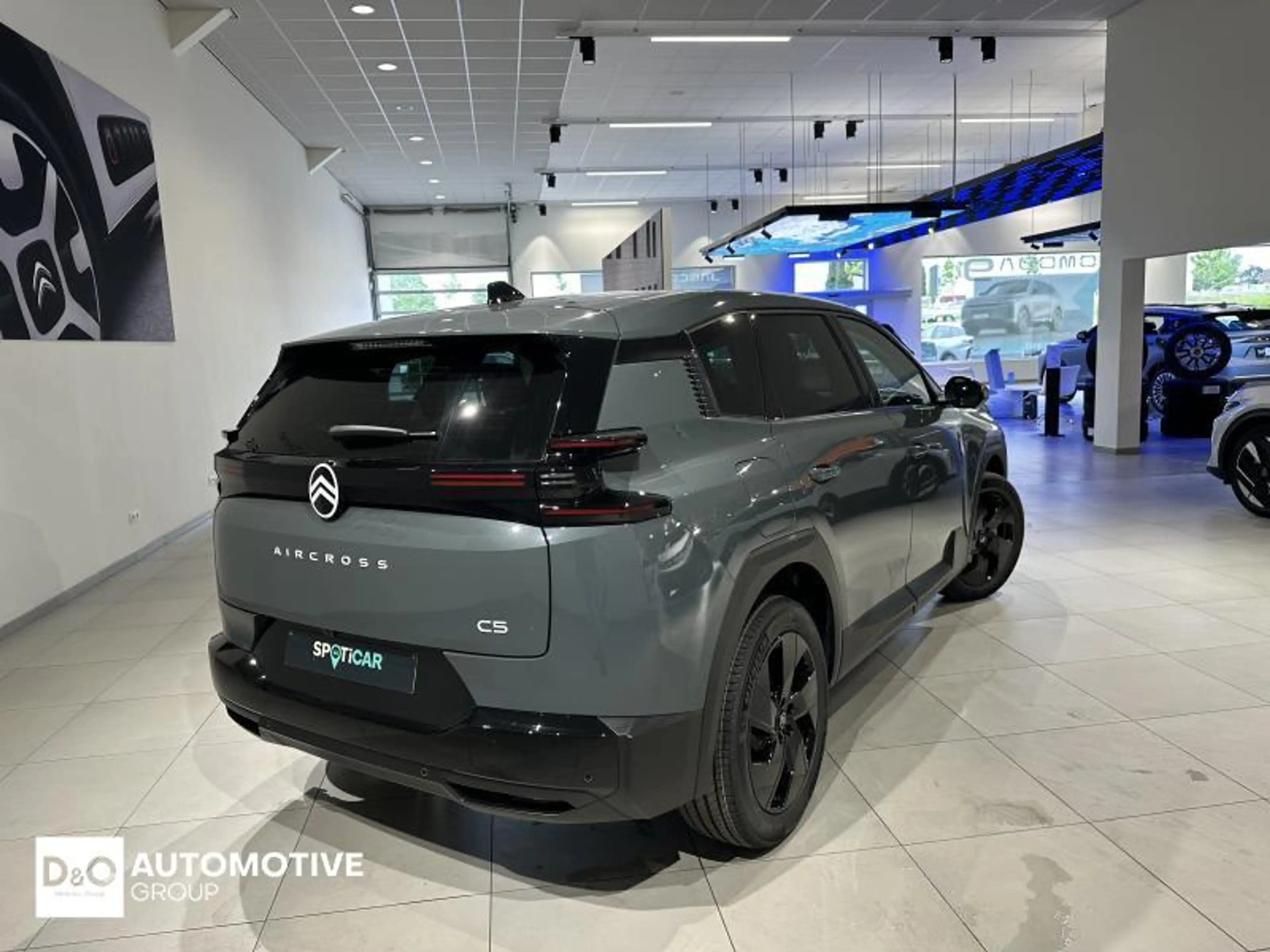 Citroen C5 Aircross plus hybrid automatic — photo 3