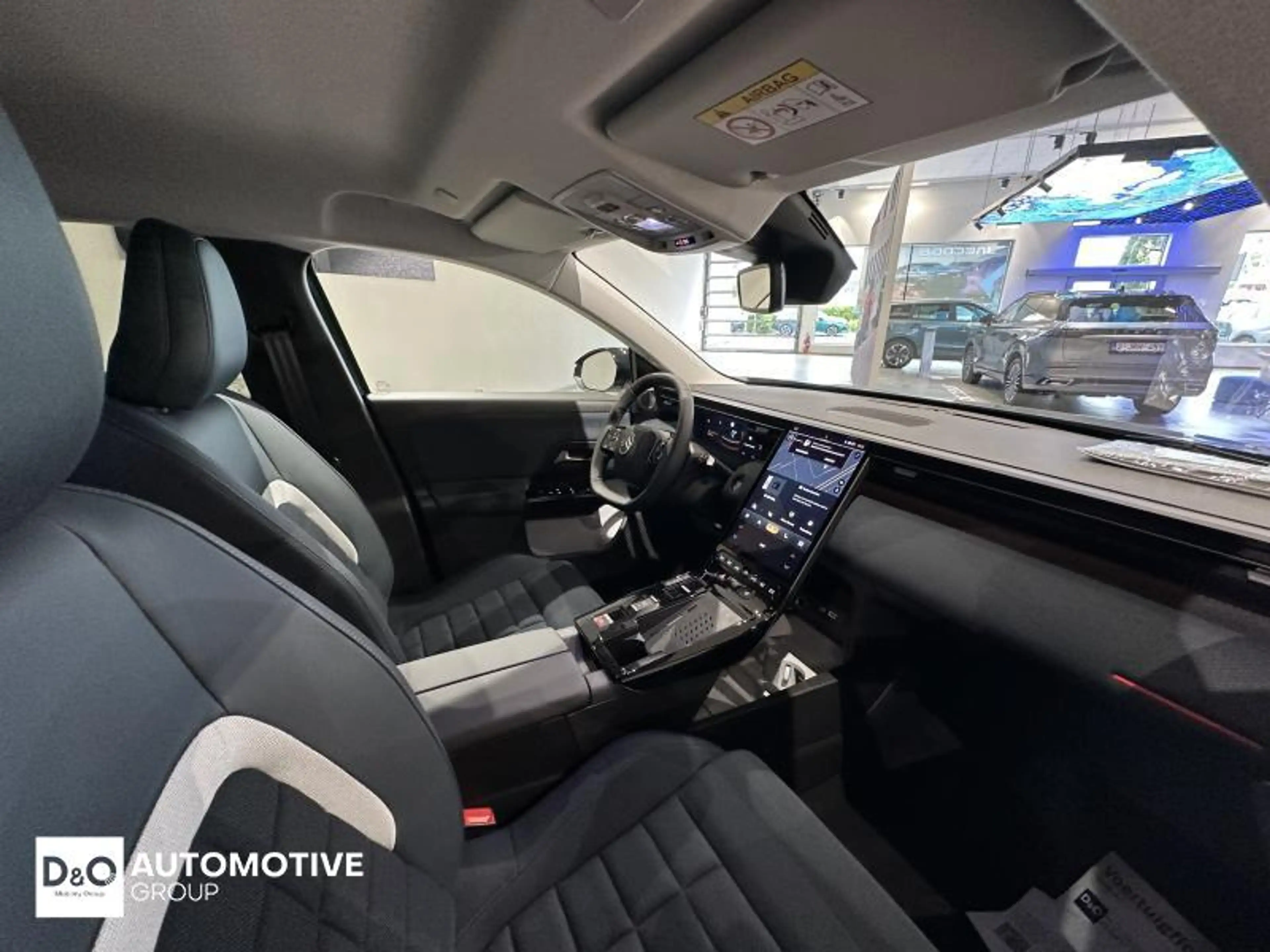 Citroen C5 Aircross plus hybrid automatic — photo 13