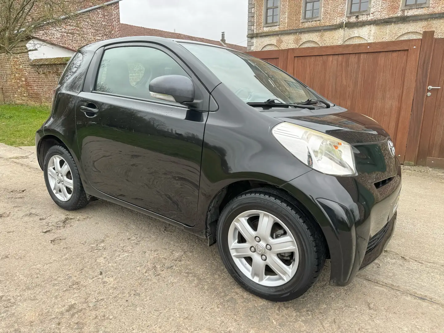 Toyota iQ 1.0i VVT-i Luna *AIRCO* Noir - 1