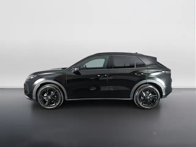 Volkswagen T-Roc view 6
