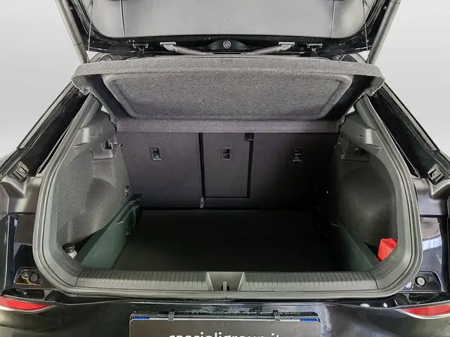 Volkswagen T-Roc view 20