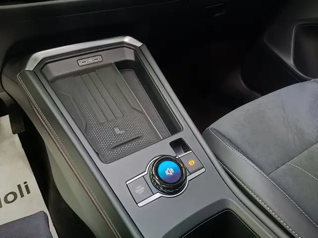 Volkswagen T-Roc view 17