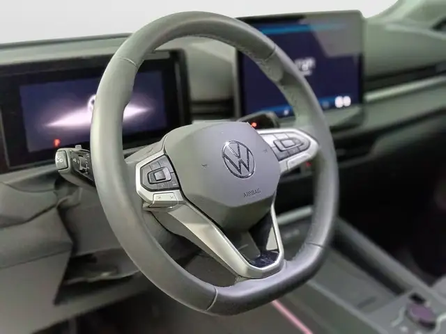 Volkswagen T-Roc view 18
