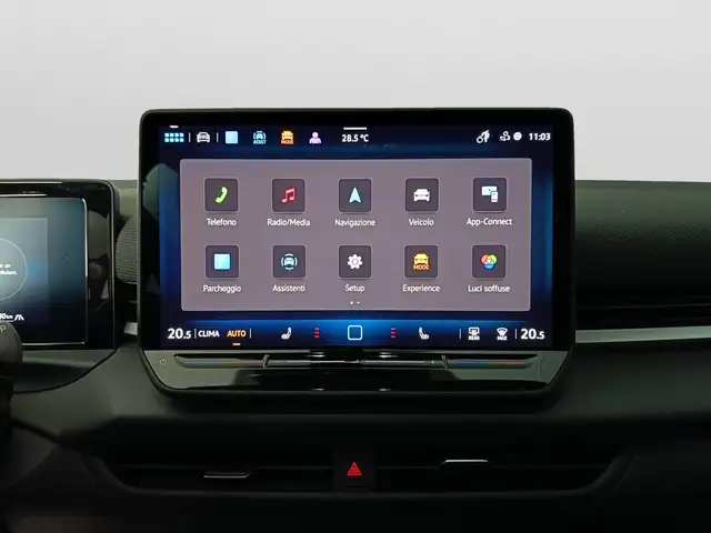 Volkswagen T-Roc view 13