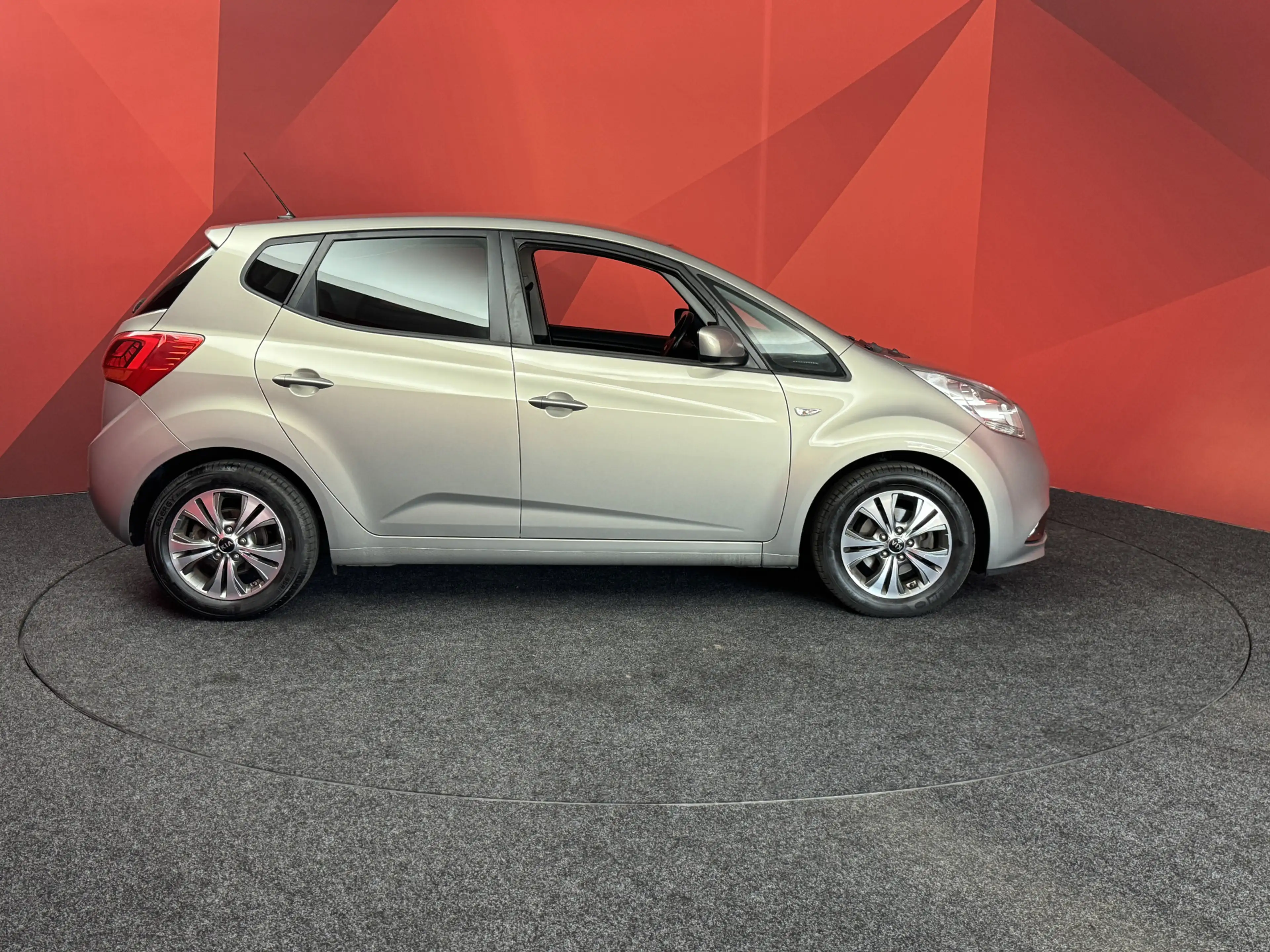Kia Venga 1.4 CVVT DynamicPLusLine | nieuw binnen | Airco | — photo 14