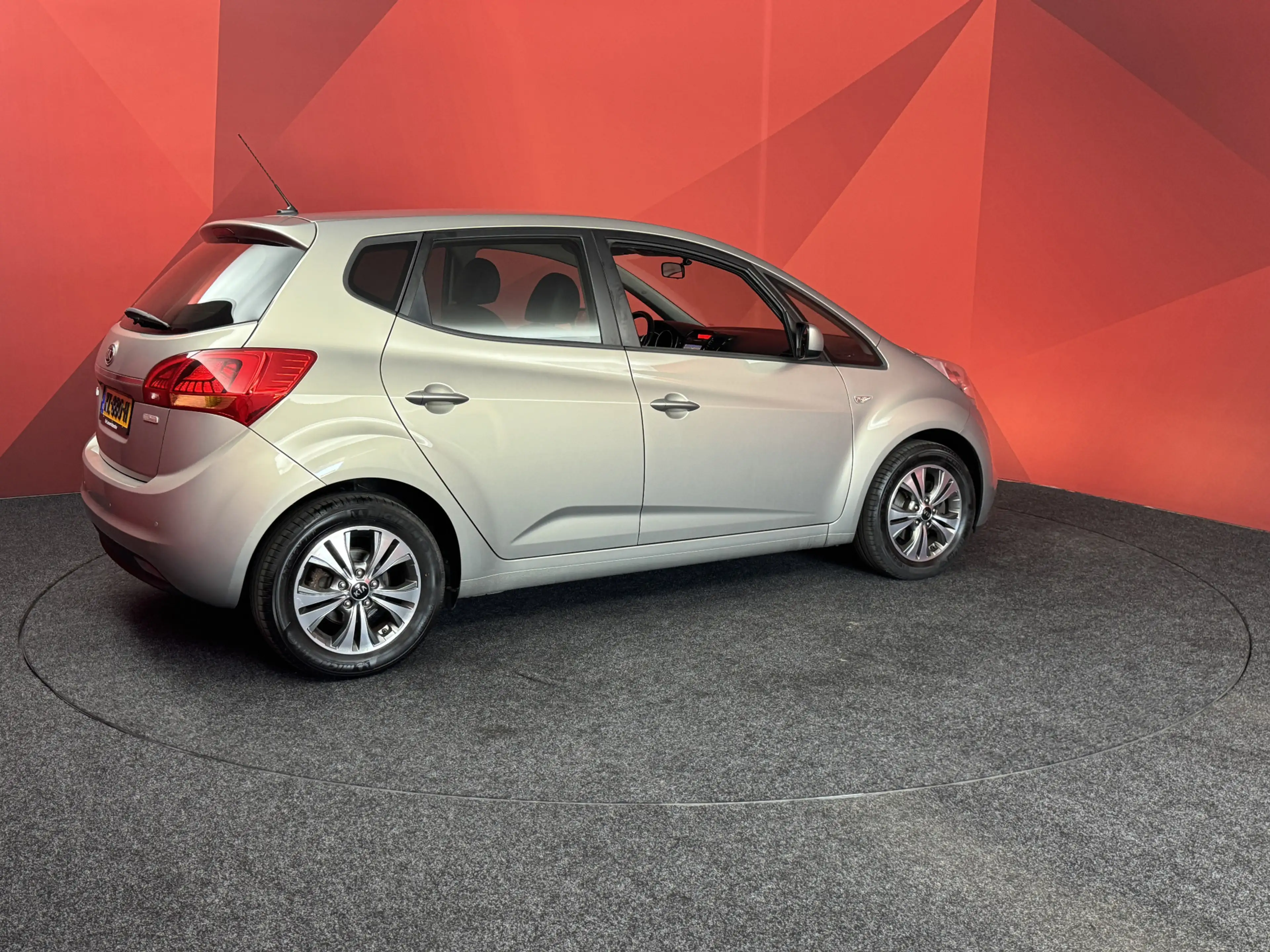 Kia Venga 1.4 CVVT DynamicPLusLine | nieuw binnen | Airco | — photo 11