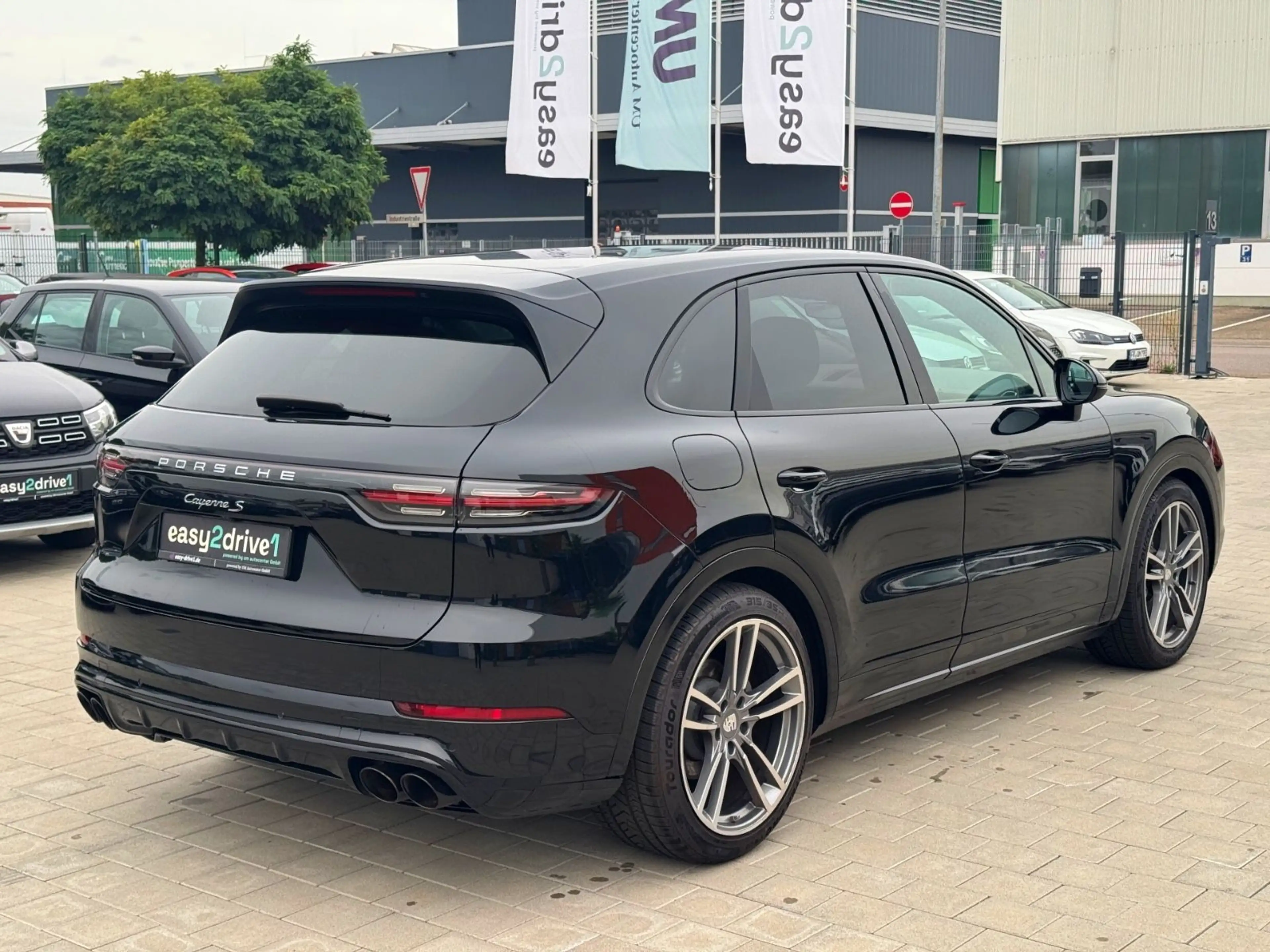 Porsche Cayenne S/PANO/BOSE/NAVI/CARPLAY/KEYLESS/LEDER — photo 6
