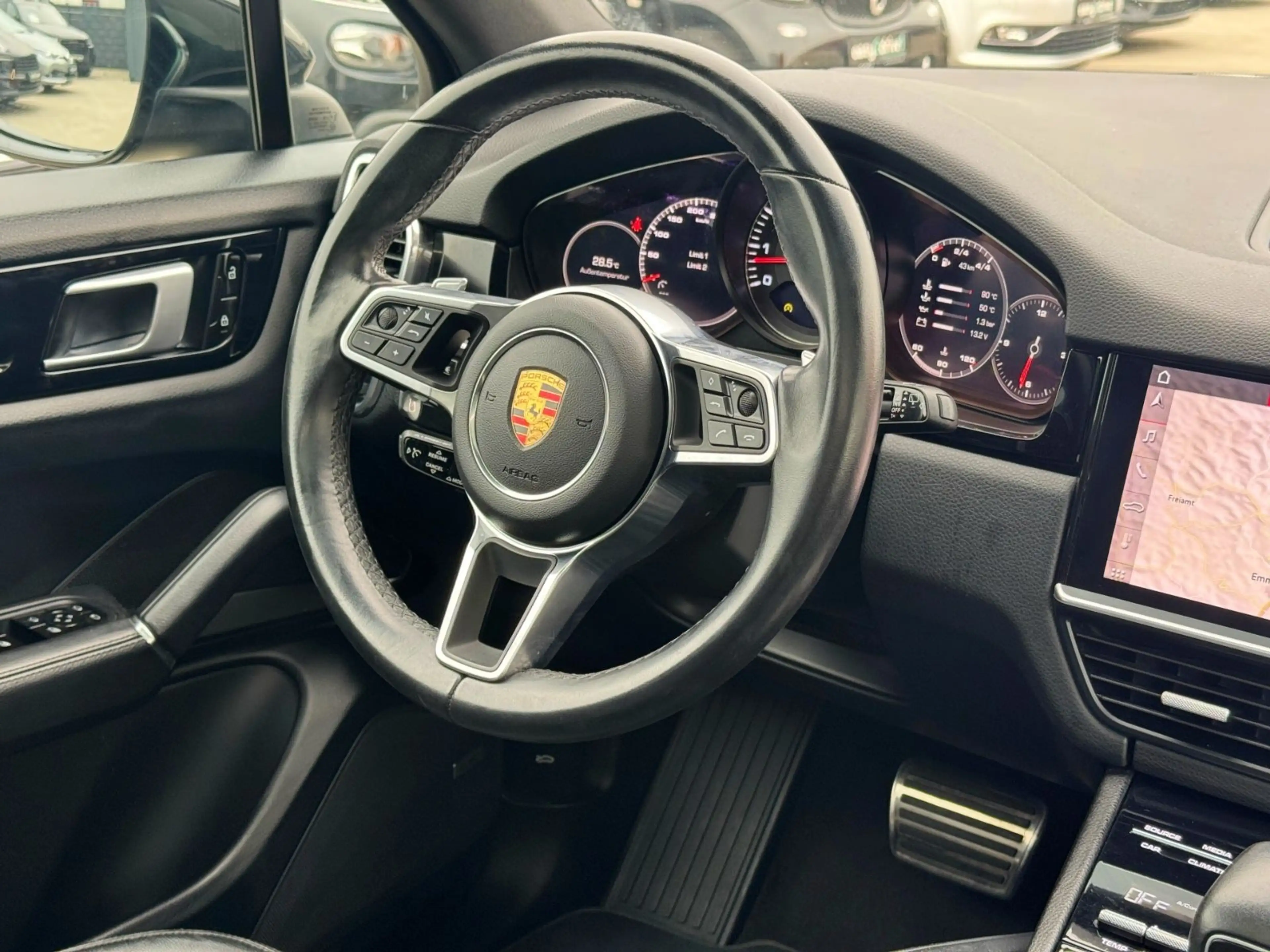 Porsche Cayenne S/PANO/BOSE/NAVI/CARPLAY/KEYLESS/LEDER — photo 15