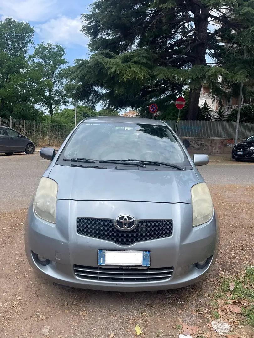 Toyota Yaris 5p 1.3 Sol auto my03 - 1