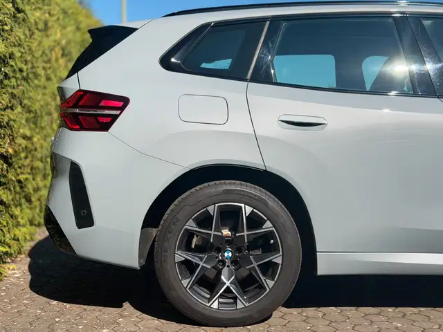 BMW X3 view 10