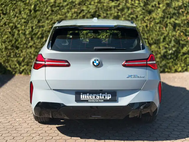 BMW X3 view 5