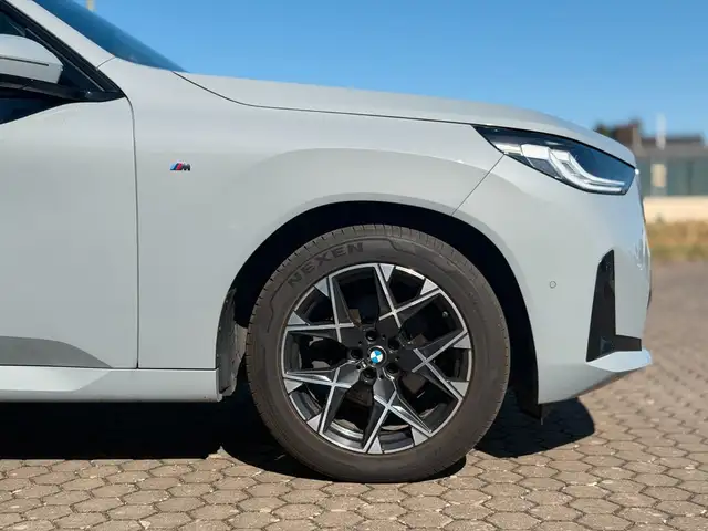 BMW X3 view 9