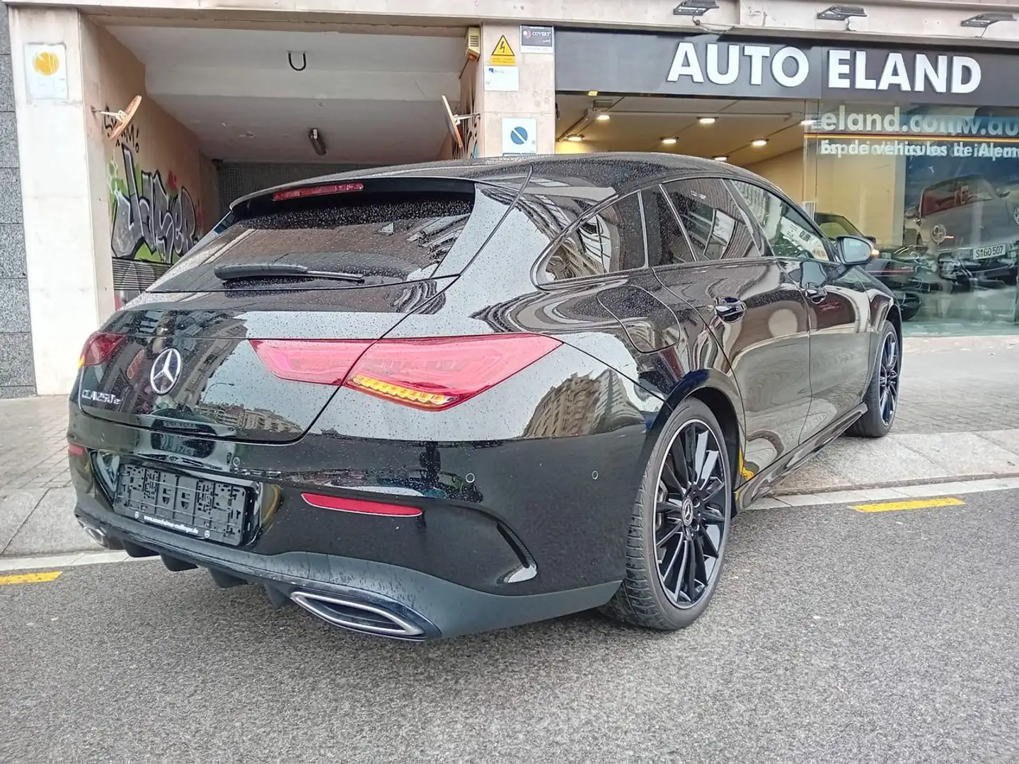 Mercedes-Benz CLA 250 250e SHOOTING BRAKE AMG Zwart - 1