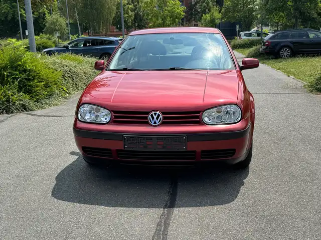 Volkswagen Golf view 2