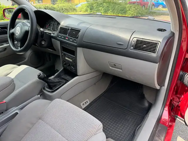 Volkswagen Golf view 12