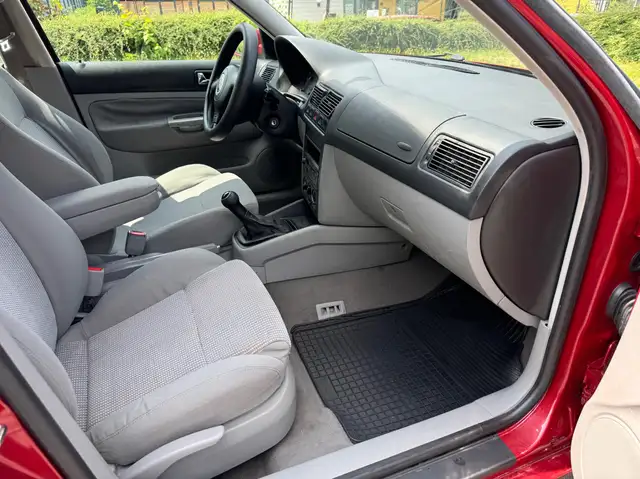 Volkswagen Golf view 11