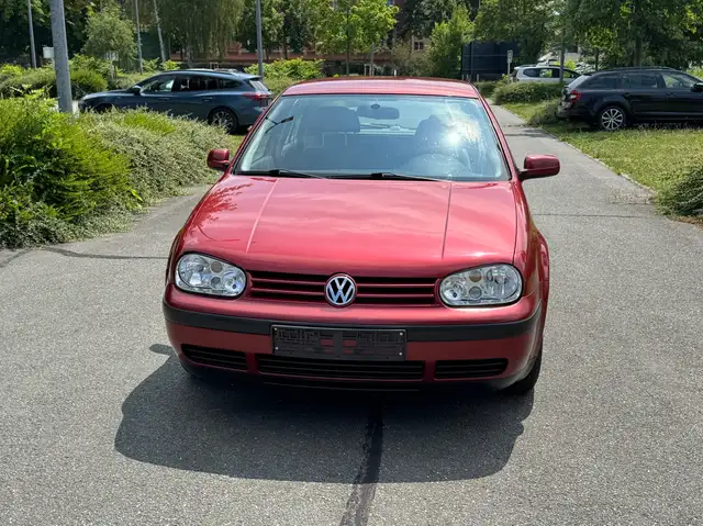 Volkswagen Golf view 3