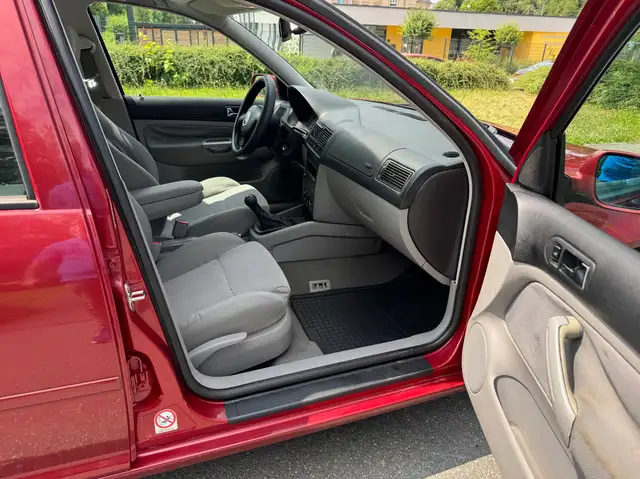 Volkswagen Golf view 10