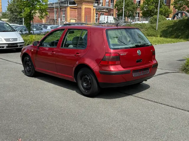 Volkswagen Golf view 8