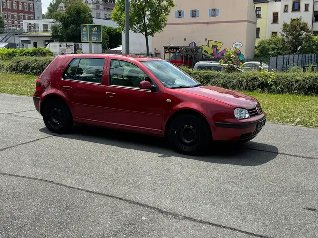 Volkswagen Golf view 5
