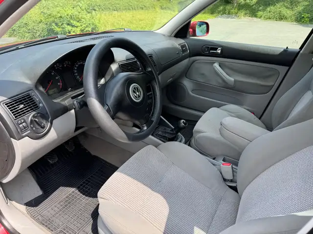 Volkswagen Golf view 14