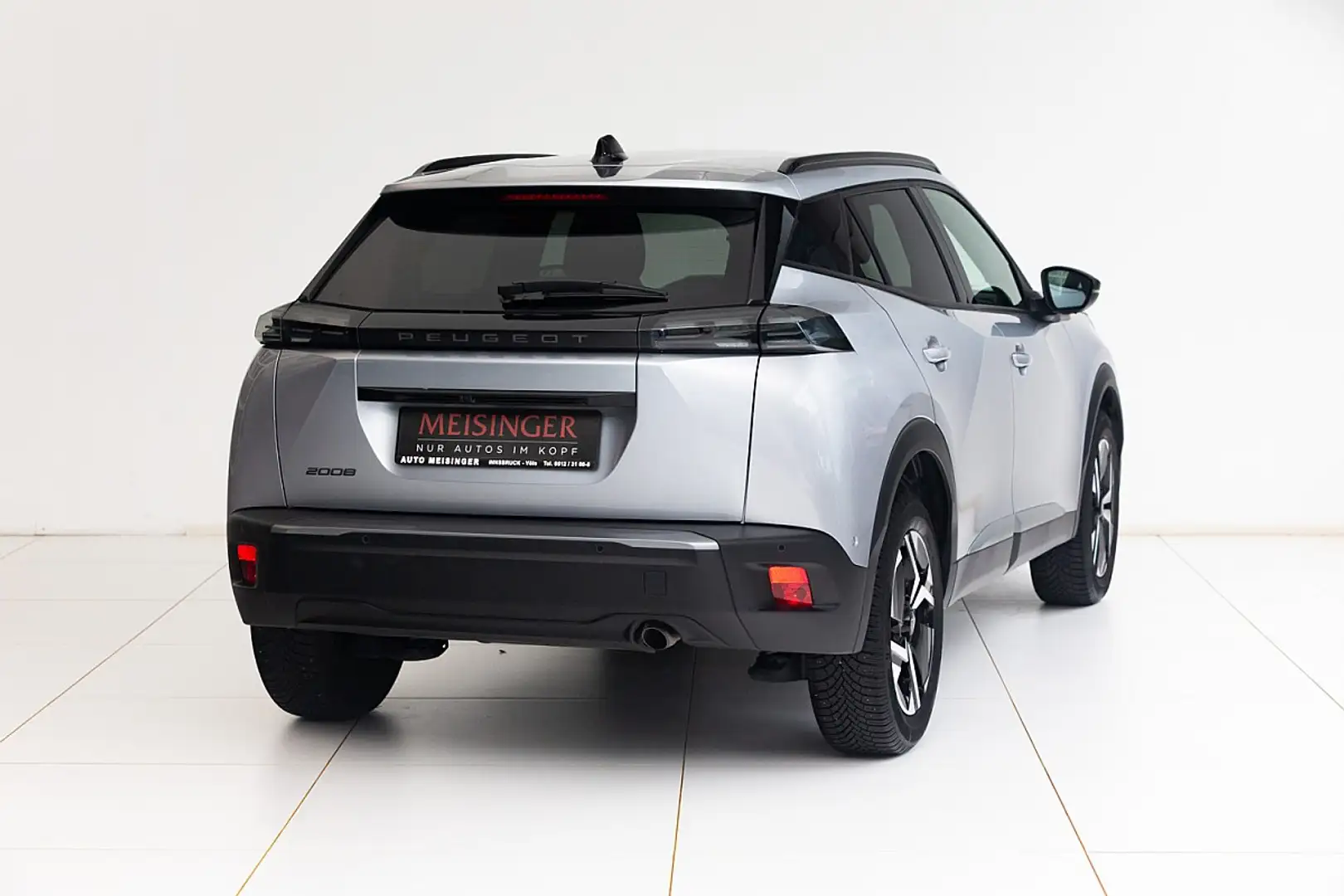 Peugeot 2008 PureTech 100 S&S Allure 6-Gang-Manuell Grau - 2